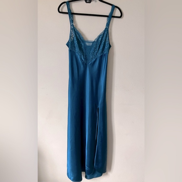 VICTORIA SECRET Elegant Teal Lace Trim Nightgown with Front Split - Picture 1 of 8